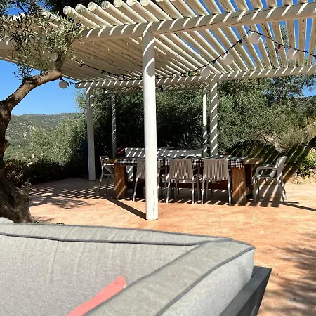 Zayas Whole Estate Ferienhaus